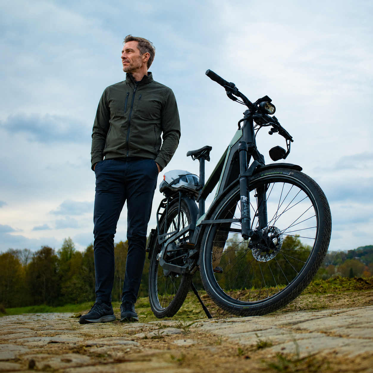 ÅSKA Super Commuter speedpedelec met fietser